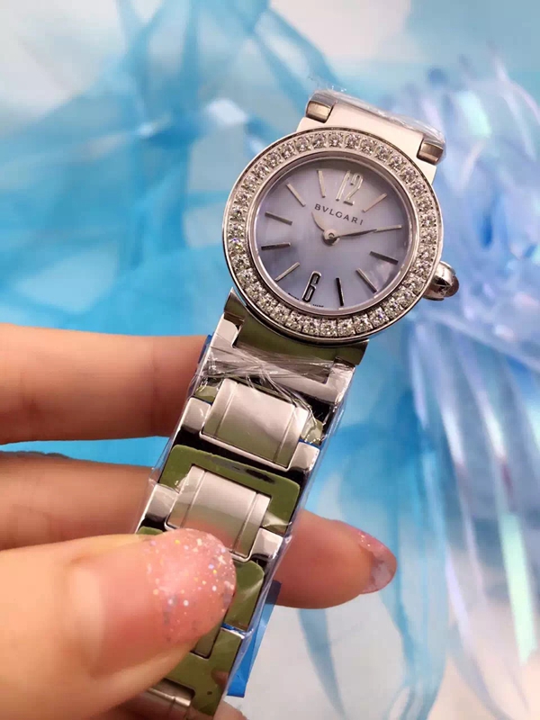 ブルガリ時計正面デザイン